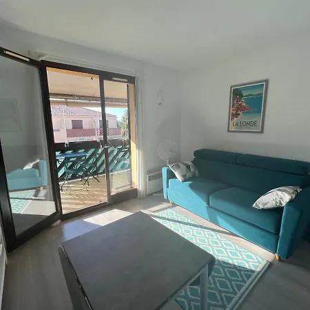 2 A 4 Pers. Sous Les Pins Apartment *